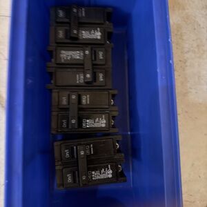 Lot of 4 New Eaton BR210 10 Amp 2 Pole Circuit Breakers Type C210 Open Box